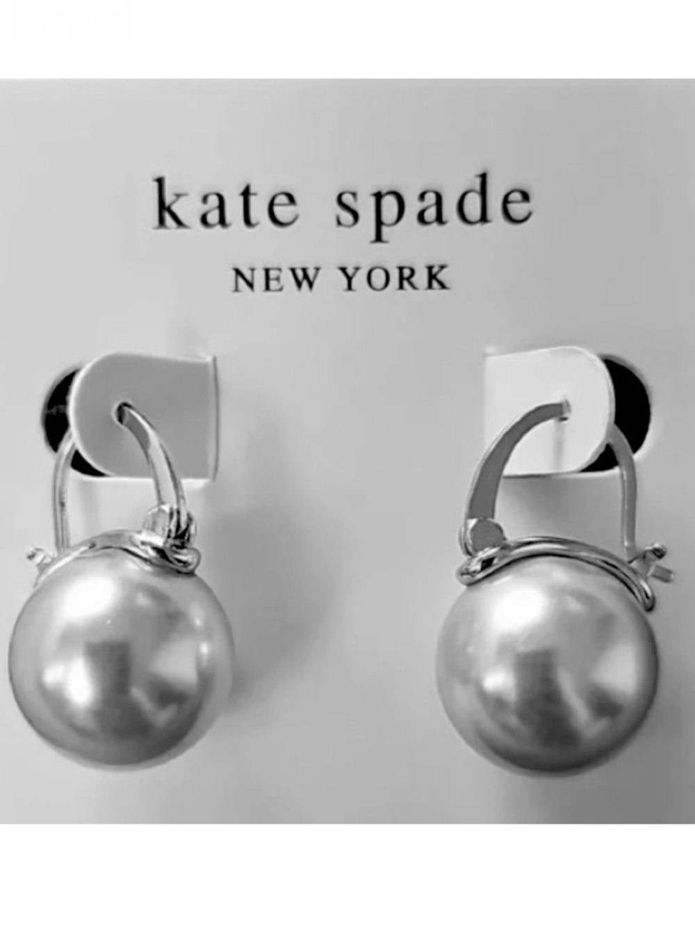 Kate Spade New York ♠️
shine on silver pearl drop earrings